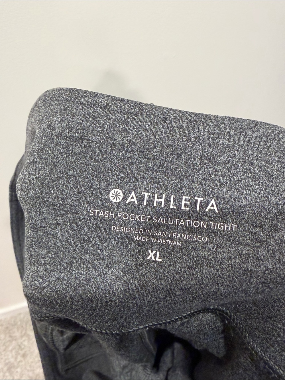 ATHLETA Stash Pocket Salutation Tight Leggings - Picture 6 of 8